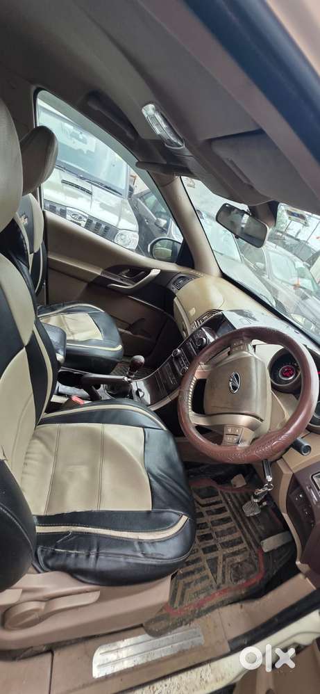 Mahindra Xuv500 W6 At, 2015