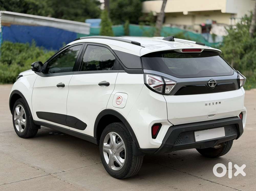 Tata Nexon 1.2 Revotron Xm (s), 2021, Petrol