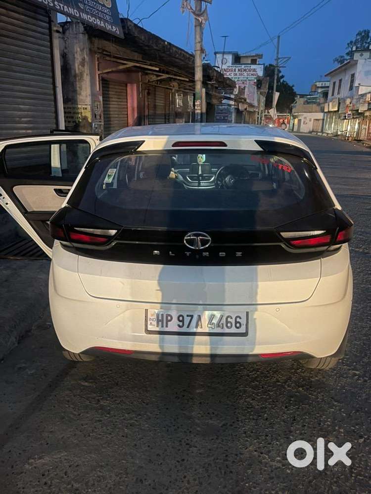 Tata Altroz 2023 Petrol 42000 Km Driven