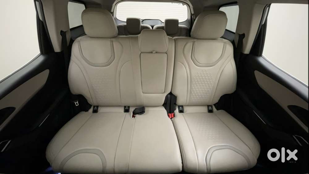 Mahindra Xuv700 2.2 Ax 5 Diesel At 7 Str, 2023, Diesel