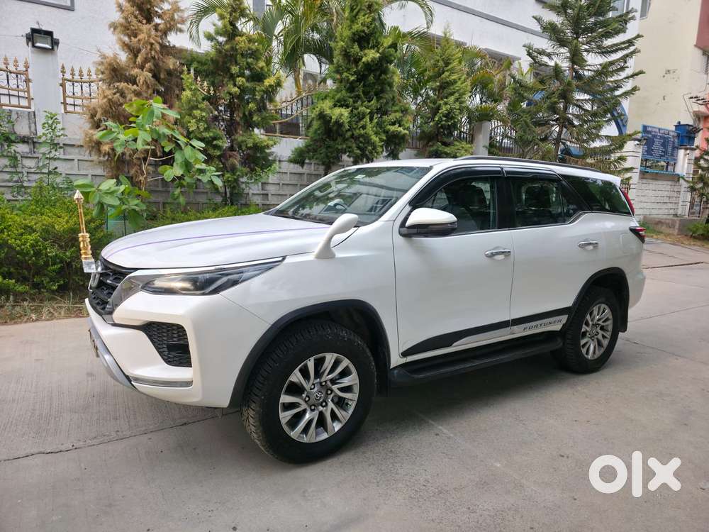 Toyota Fortuner 2.8 Legender 4x4, 2022, Diesel