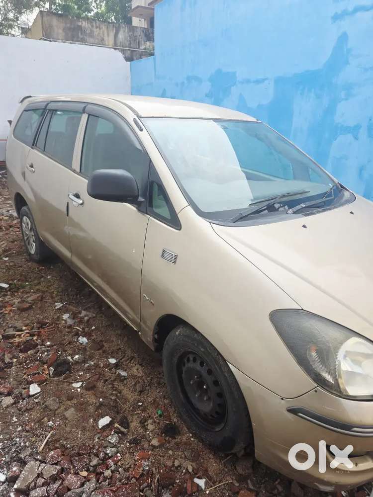 Innova 2006 390000 Km Driven