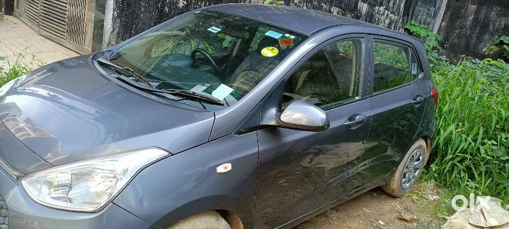 Hyundai Grand I10 2017, Cng + Petrol . Discover This Well-maintained H