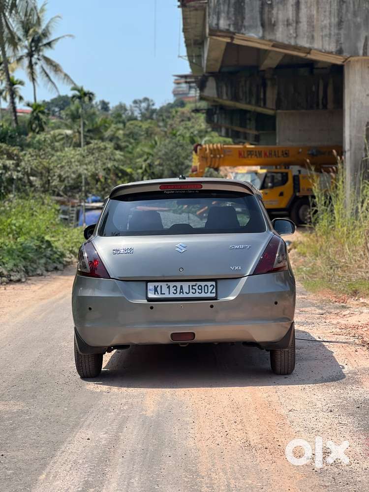 Maruti Suzuki Swift Vxi + Manual, 2017, Petrol