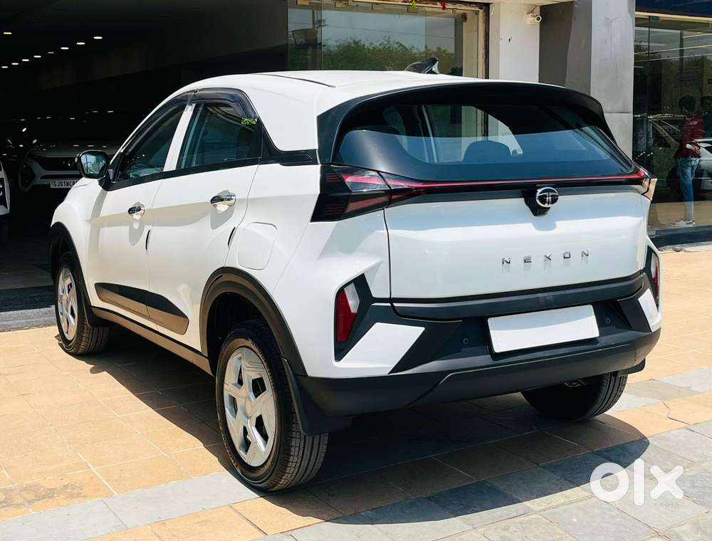 Tata Nexon Smart 1.2 Revotron Petrol 5 Mt, 2025, Petrol
