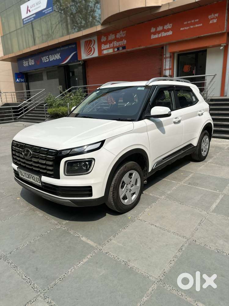 Hyundai Venue 1.2 S (o), 2022, Petrol