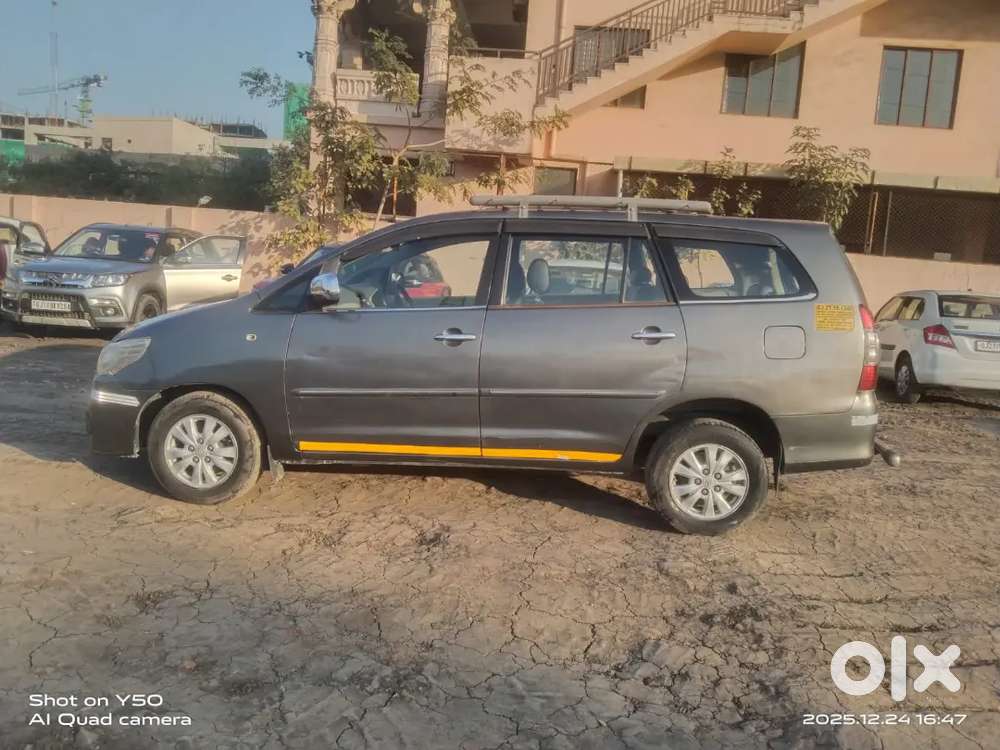 Toyota Innova 2011
