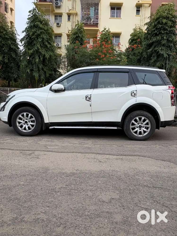 Mahindra Xuv500 W10 2.2 M Hawk Bs-iv Of 2017 Dec Well Maintained Car