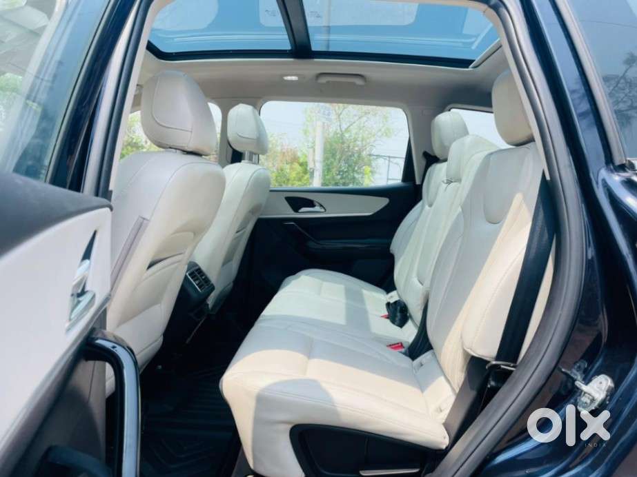 Mahindra Xuv700 2.2 Ax 7 Diesel At Str, 2025, Diesel