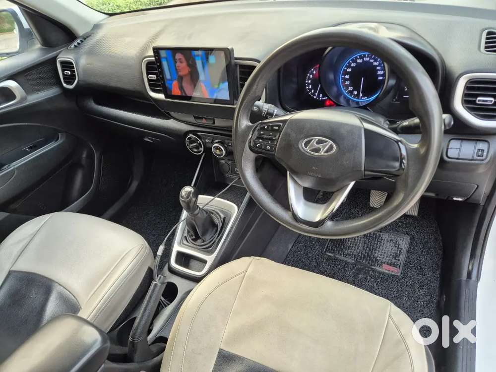Hyundai Venue 2021 Petrol 71000 Km Driven