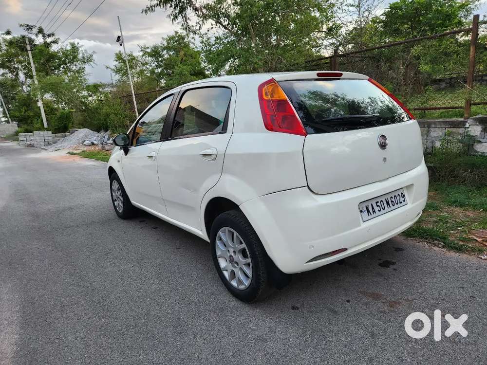 Fiat Punto Emotion 1.3 (top-end) 2013 Diesel Single Owner 66700 Km