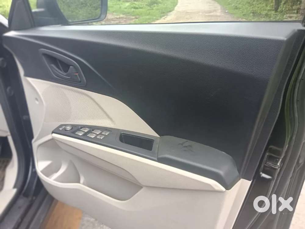 Mahindra Xuv300 W6, 2024, Petrol