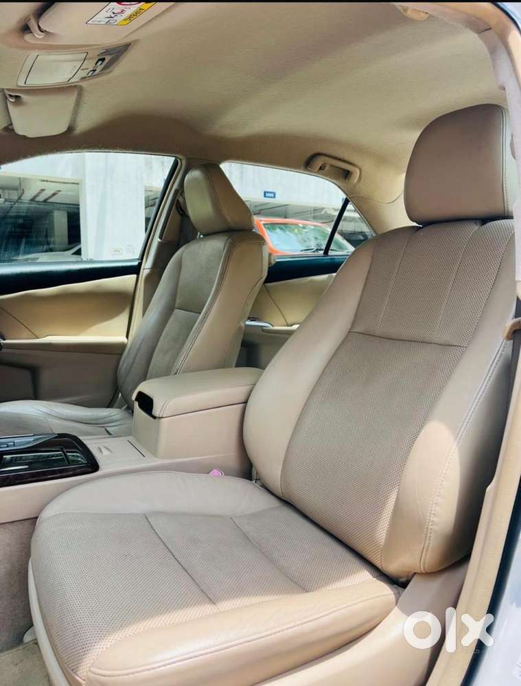 Toyota Camry Hybrid 2013