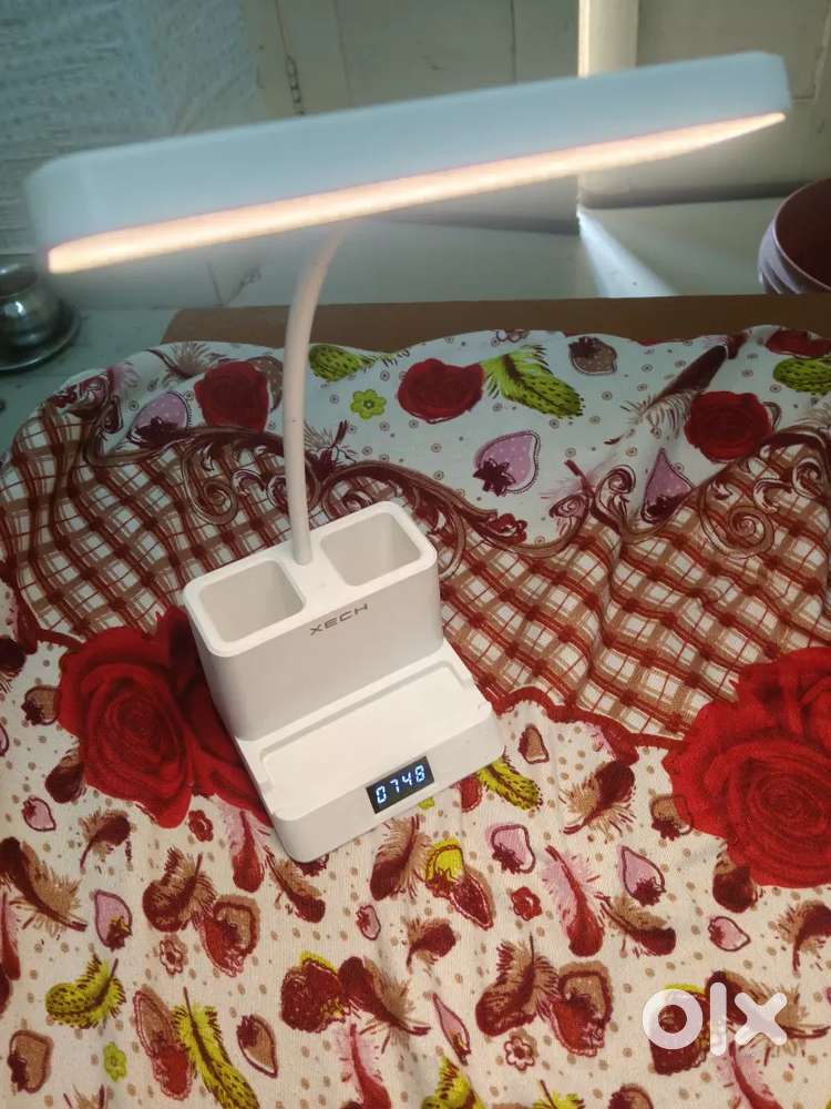 Desk lamp 3 colour adjustable light with watch