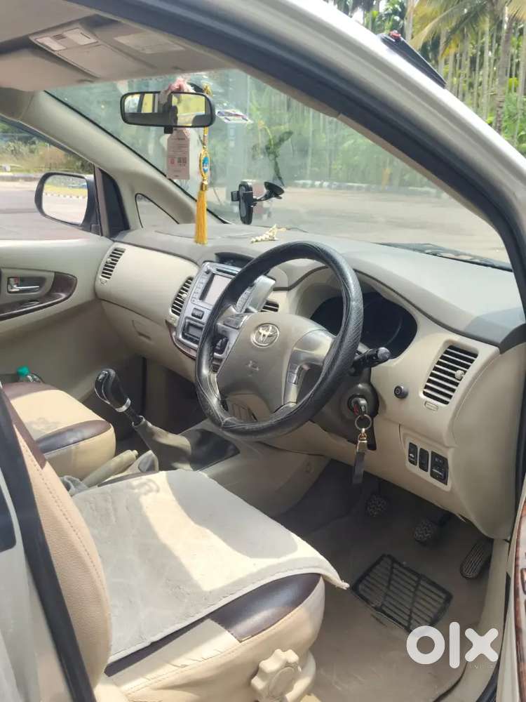 Toyota Innova 2014