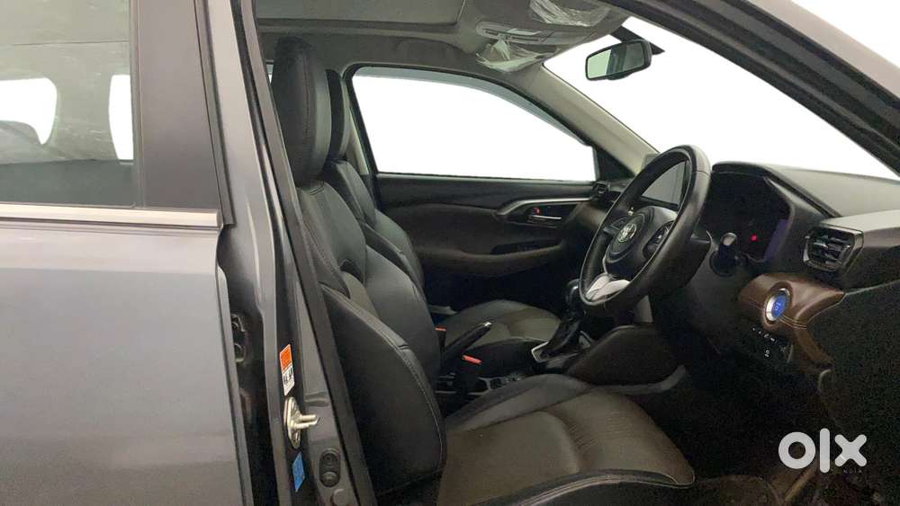 Toyota Urban Cruiser Hyryder 1.5 V Hybrid, 2023, Petrol