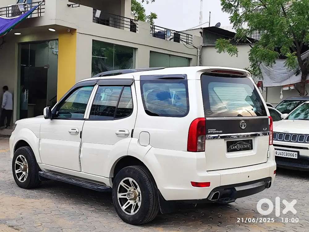 Tata Safari Storme Lx 2013 Diesel 4x2