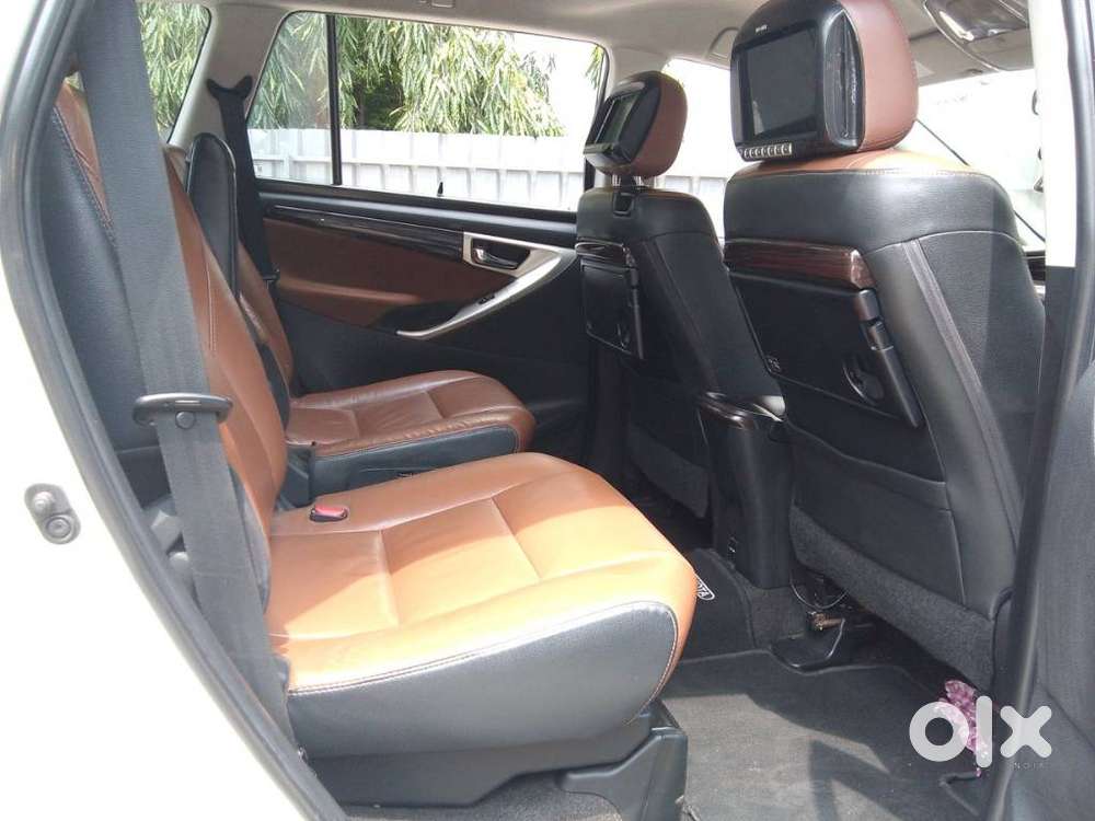 Toyota Innova Crysta 2.8z Automatic, 2017, Diesel