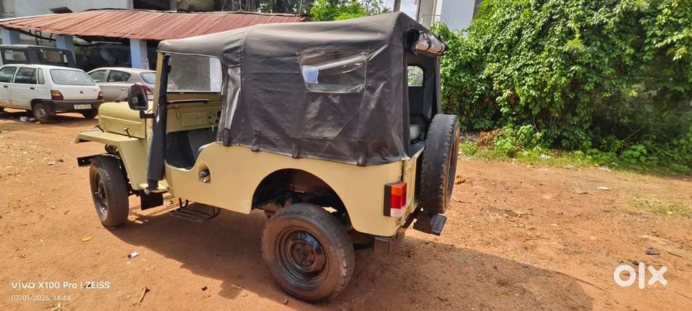Mahindra Willys 1982