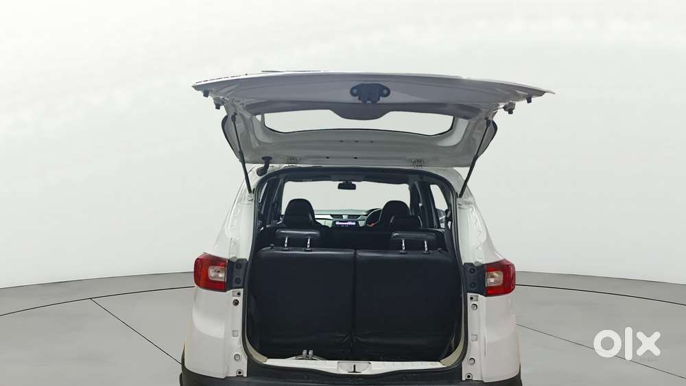 Renault Triber 1.0 Rxe, 2020, Petrol