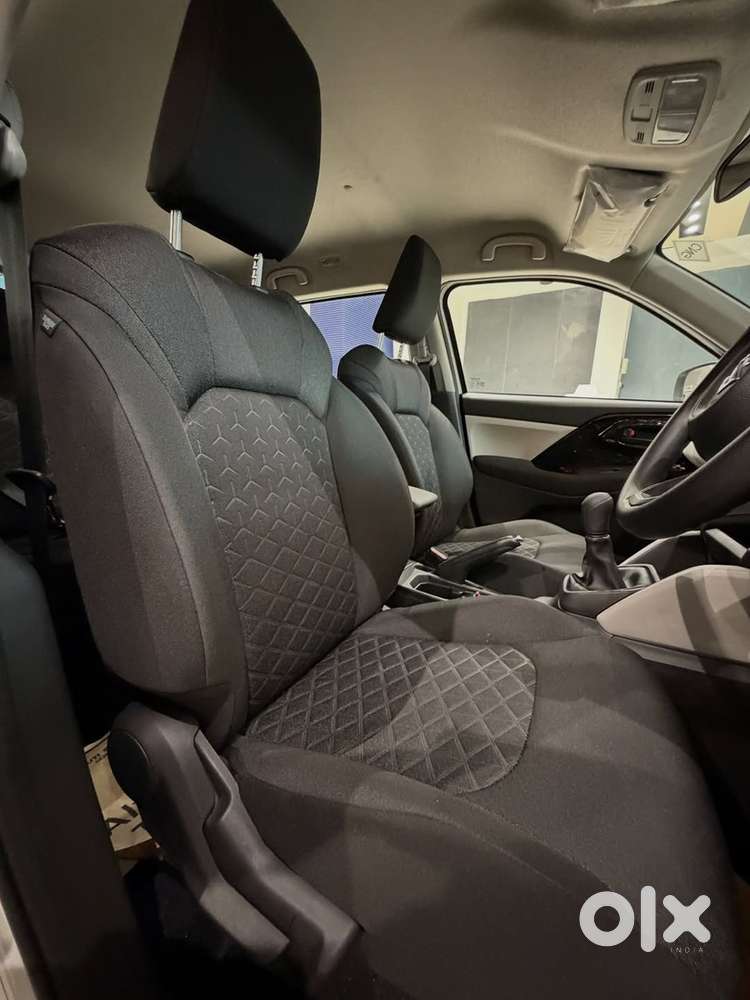 Maruti Victoris Petrol 2026