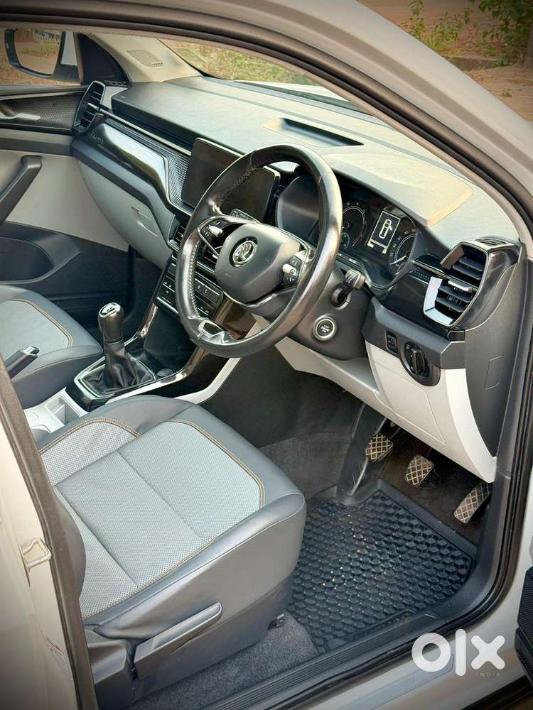Skoda Kushaq 1.0 Tsi Style, 2023, Petrol