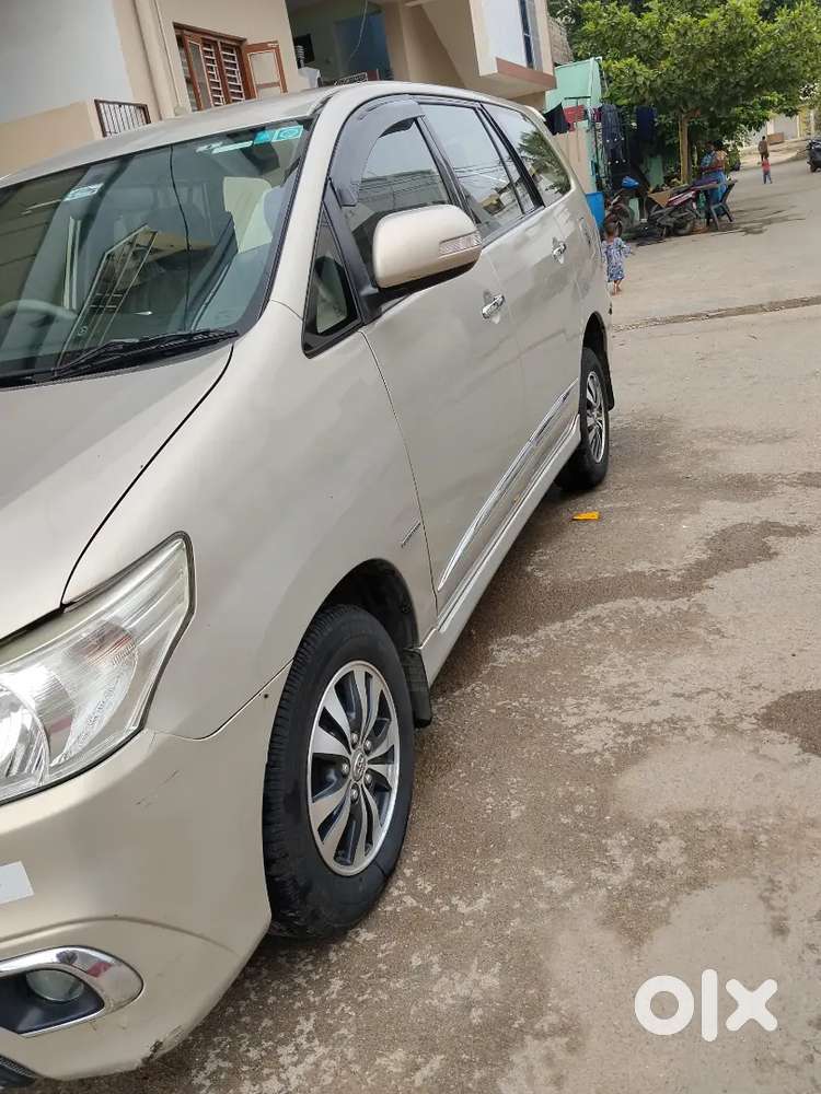 Toyota Innova Diesel 7 Str 2015
