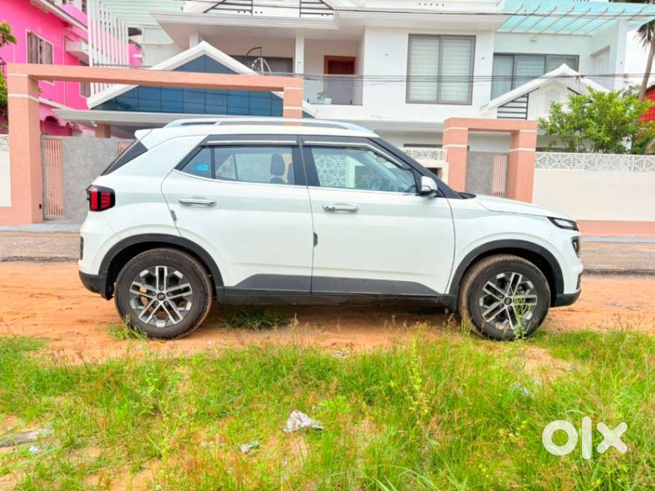 Hyundai Venue Sx (o) Mt 1.5 Diesel, 2023, Diesel