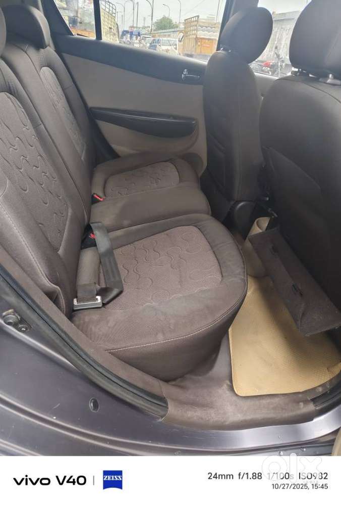 Hyundai I20 2009-2011 1.4 Asta (at), 2010, Petrol