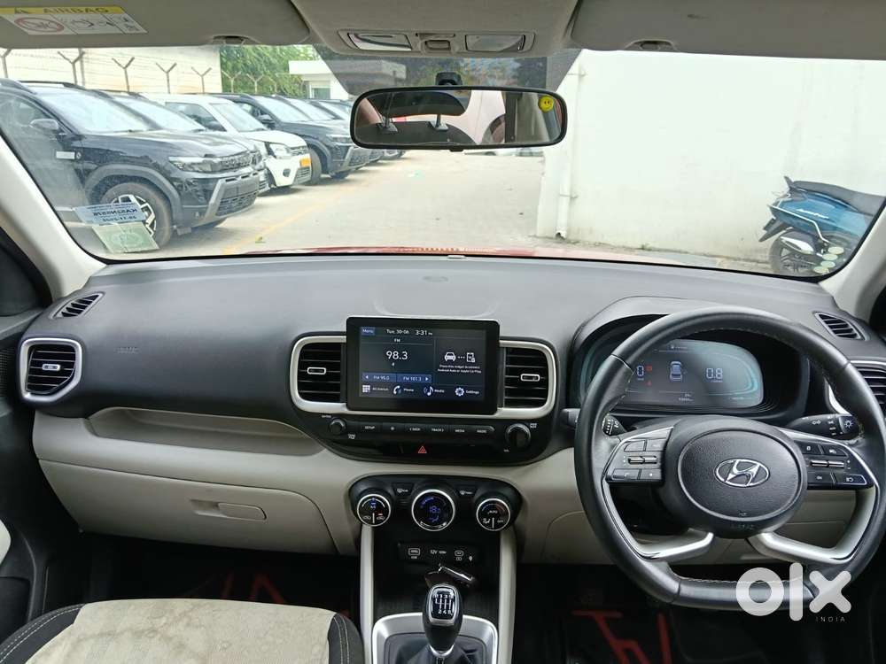 Hyundai Venue Sx (o) Mt 1.5 Diesel, 2022, Diesel