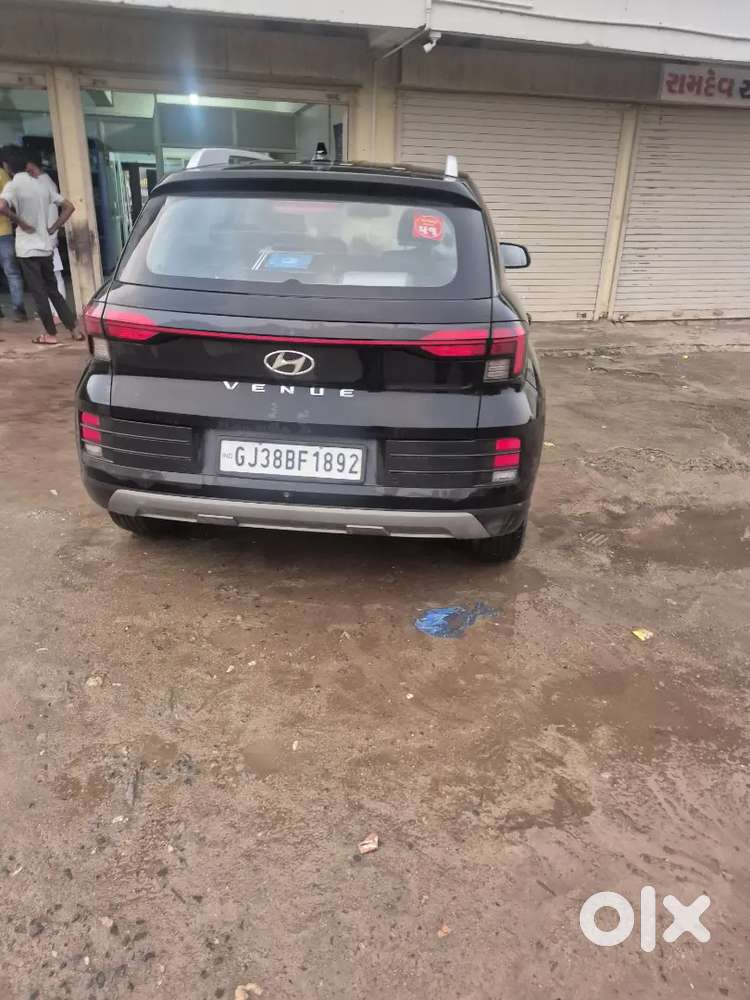 Hyundai Venue 2023 Petrol Well Maintained