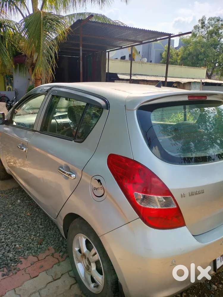 Hyundai I20 Asta 2009 Sunroof With 8 Airbags