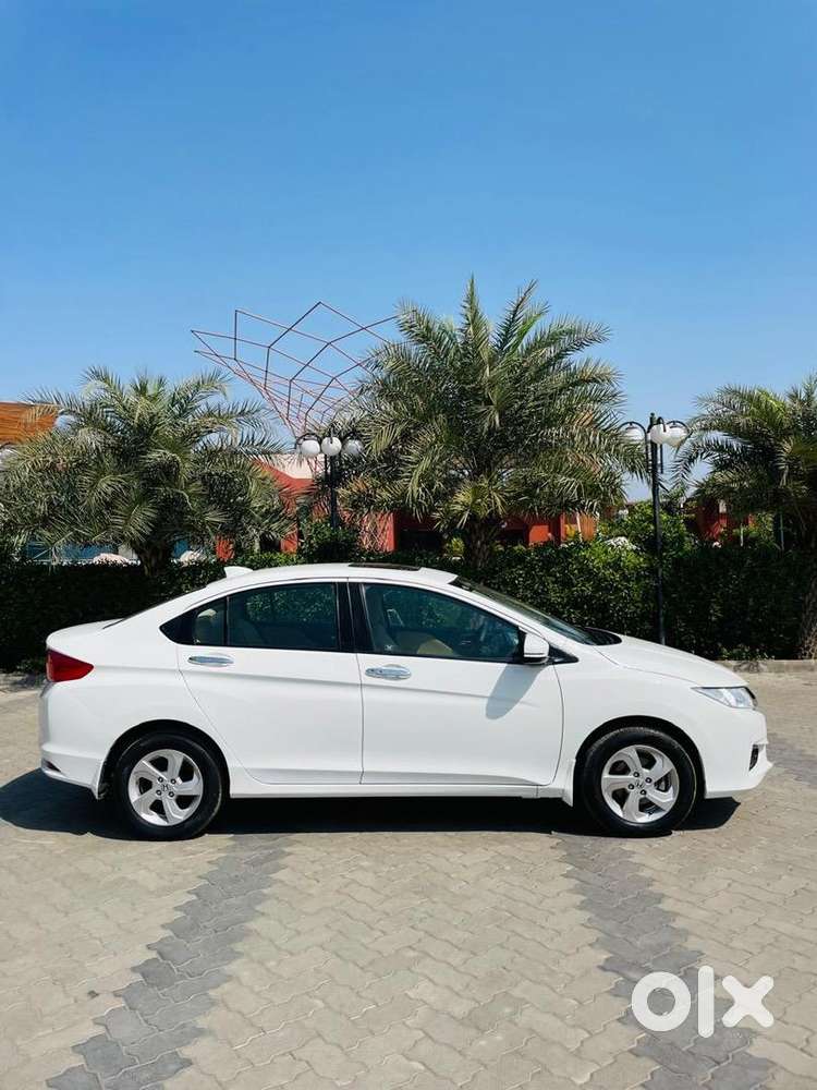 Honda City Zx 2015 Cng & Hybrids Well Maintained