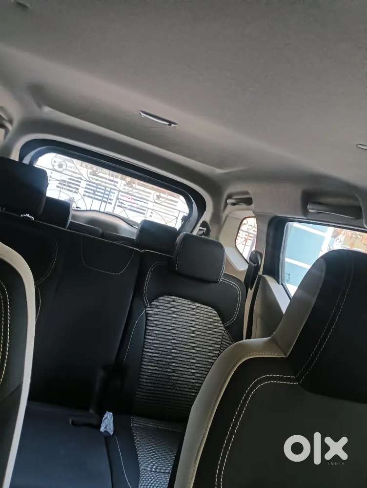 Renault Triber 2023 Petrol 6700 Km Driven