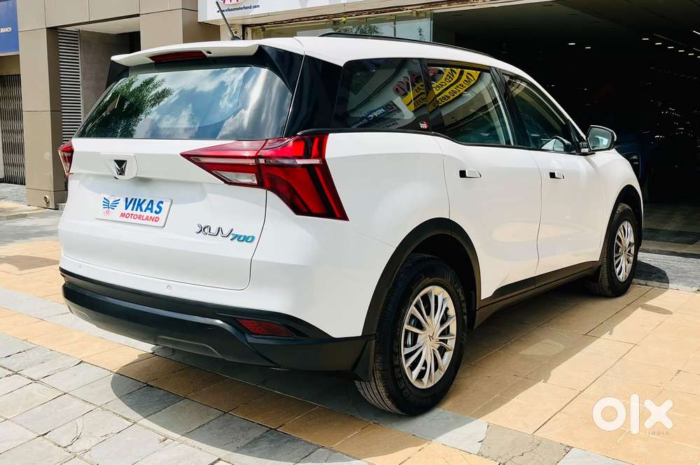 Mahindra Xuv700 2.0 Mx Petrol Mt 5 Str, 2022, Petrol