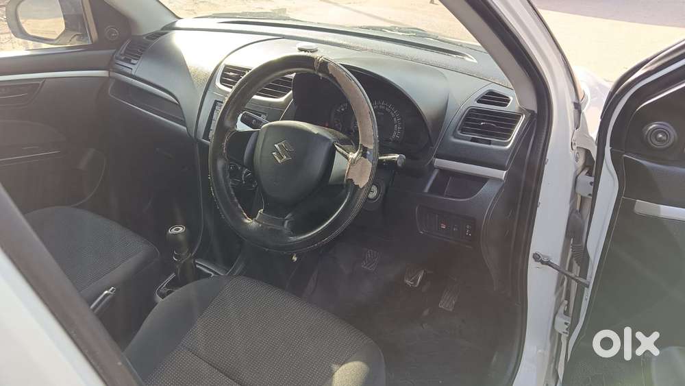 Maruti Suzuki Swift Lxi Optional-o, 2017, Petrol