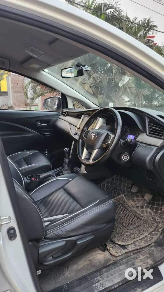 Toyota Innova Crysta 2023 Diesel 30000 Km Driven November 2023
