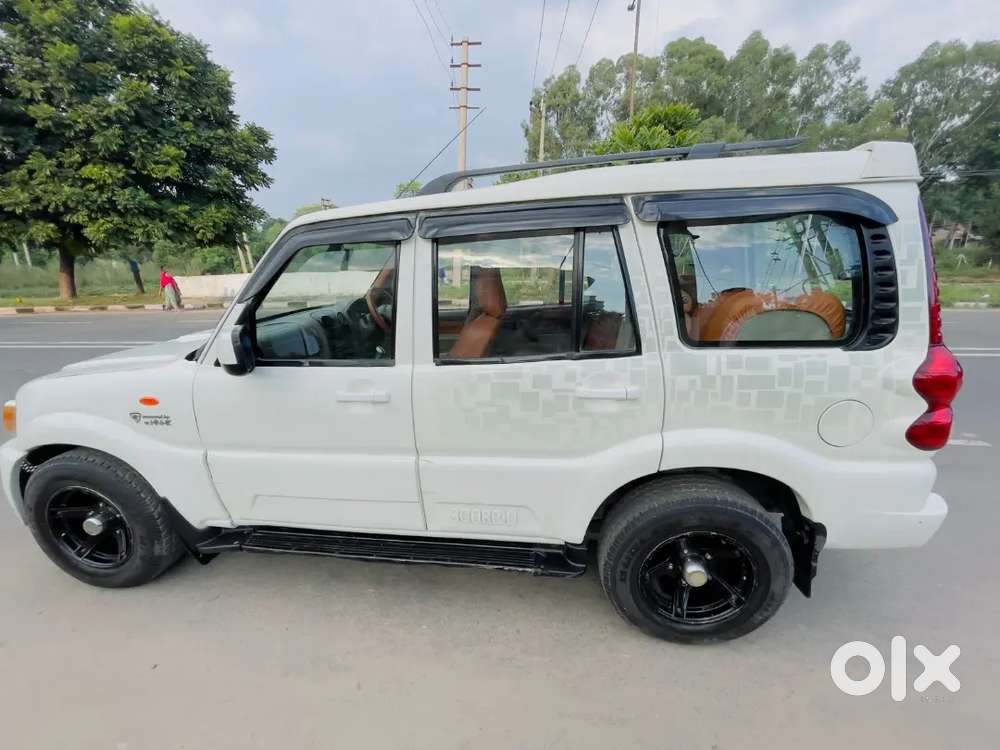 Mahindra Scorpio 2013 Diesel Well Maintained