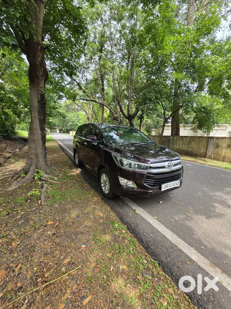 Toyota Innova Crysta 2016 Diesel 117000 Km Driven