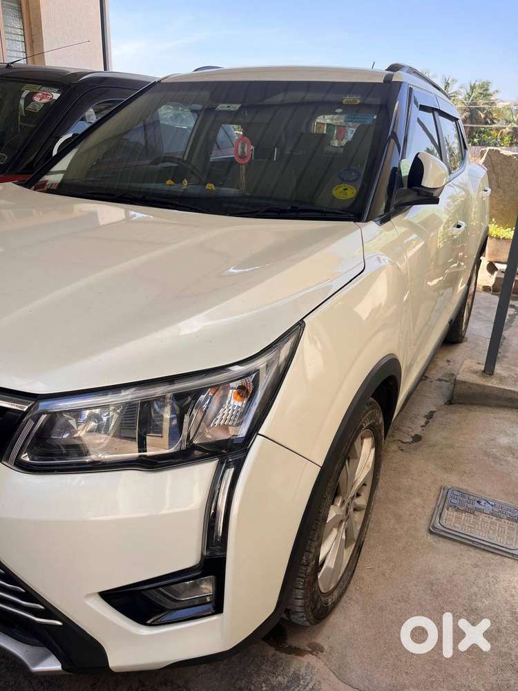 Mahindra, 2020, W8. Xuv-300.