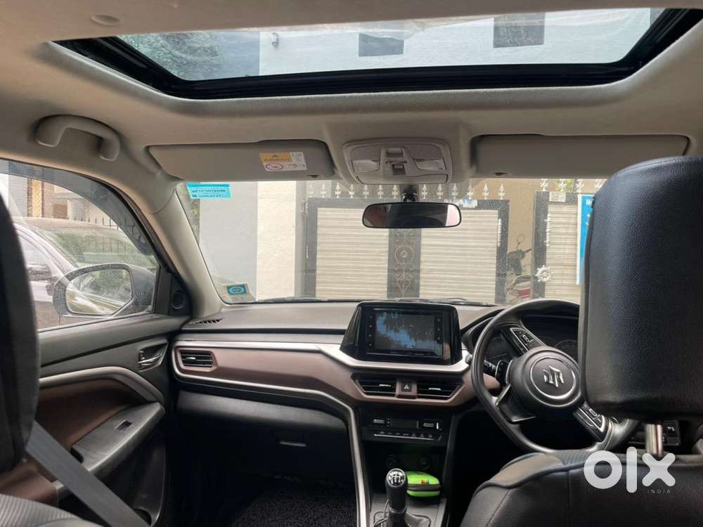 Maruti Suzuki Brezza Zxi Smart Hybrid Well Maintained Car.