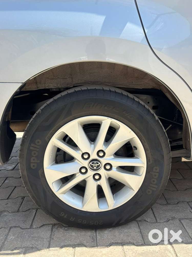 Toyota Innova Crysta [2020-ongoing] 2.4 Vx 8 Str, 2023, Diesel