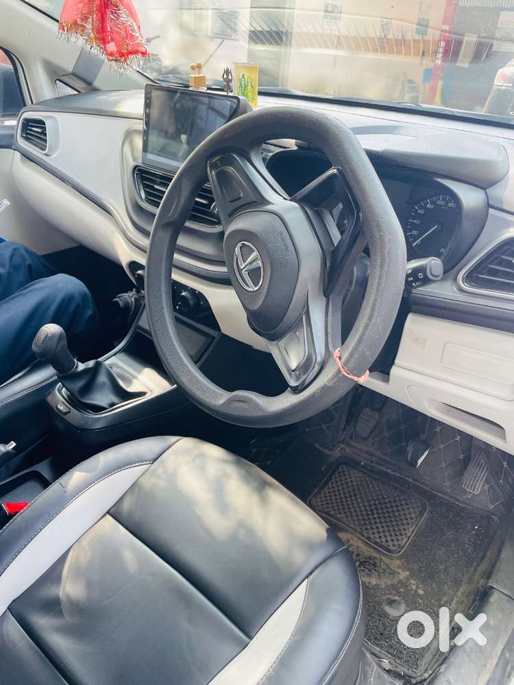 Tata Altroz Petrol 2022