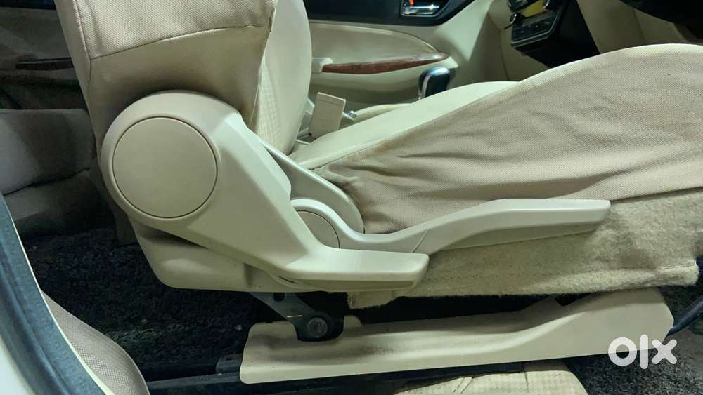 Maruti Suzuki Swift Dzire Zdi + Amt, 2017, Diesel