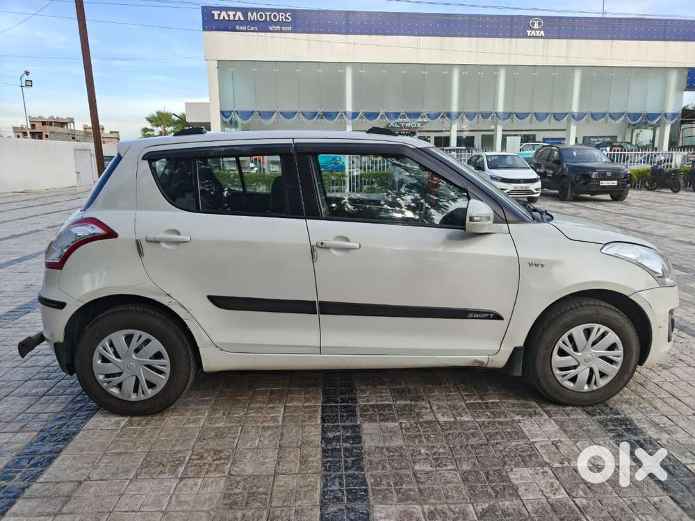 Maruti Suzuki Swift Vxi 1.2 Abs Bs-iv, 2017, Petrol