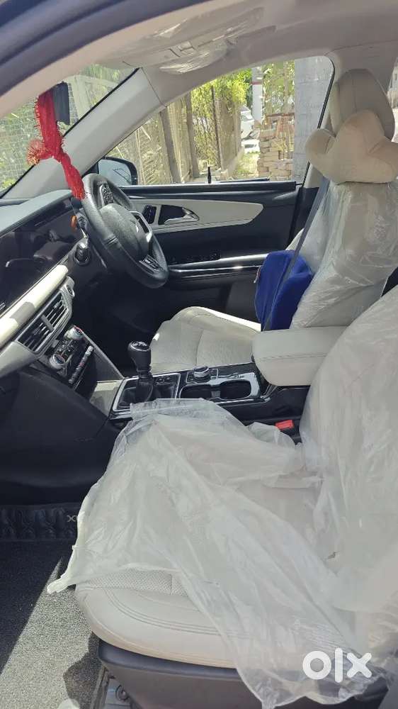 Mahindra Xuv700 Ax7 L (luxury Pack) Manual Diesel 2024 Model