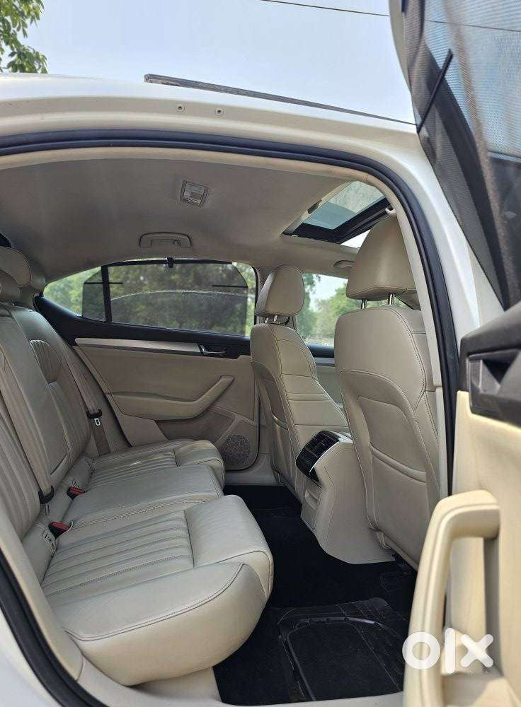 Skoda Superb Style 1.8 Tsi Mt, 2018, Petrol