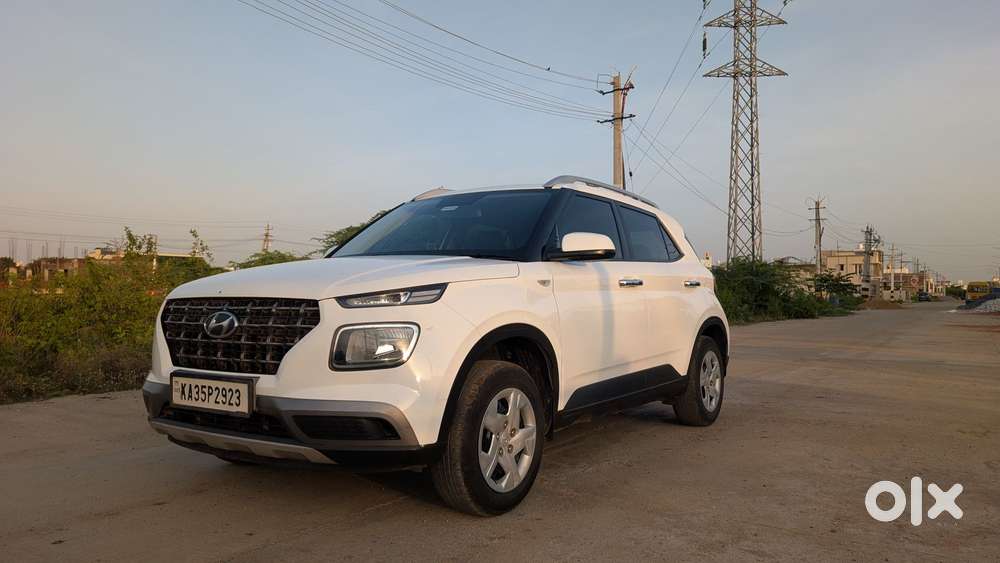 Hyundai Venue S (o) 1.2 Petrol Knight Edition, 2021, Cng & Hybrids