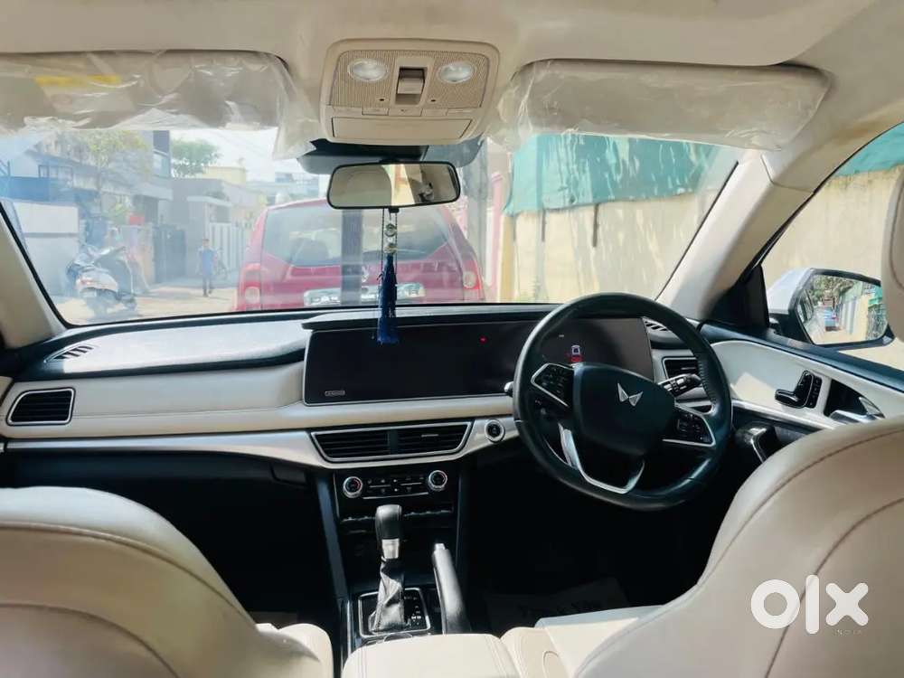 Mahindra Xuv700 2022 Diesel Well Maintained