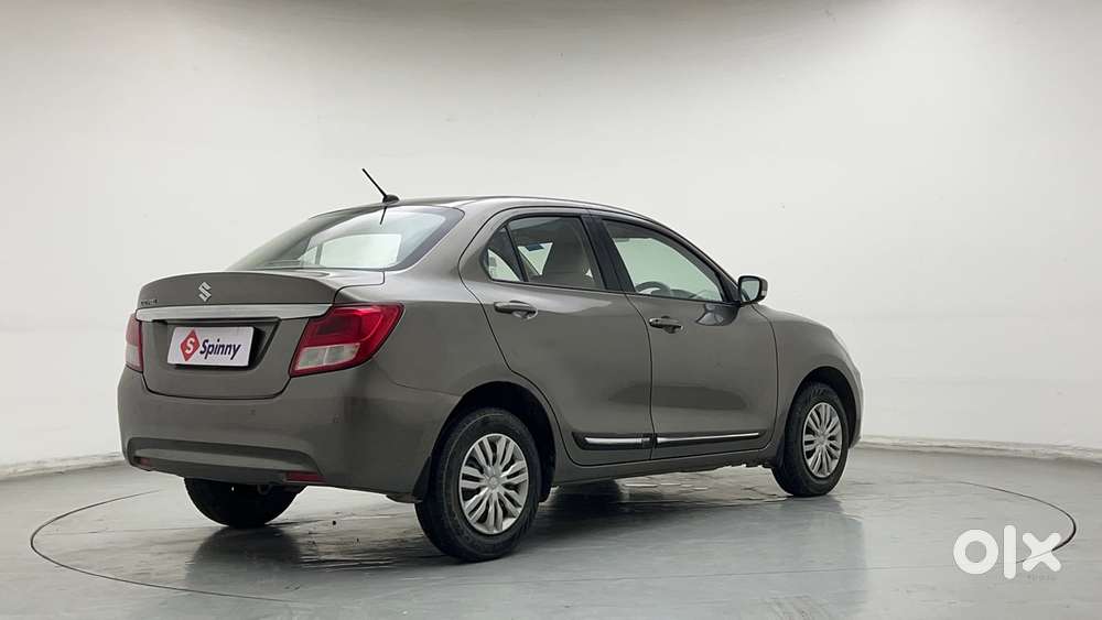 Maruti Suzuki Dzire Vxi Ags, 2022, Petrol